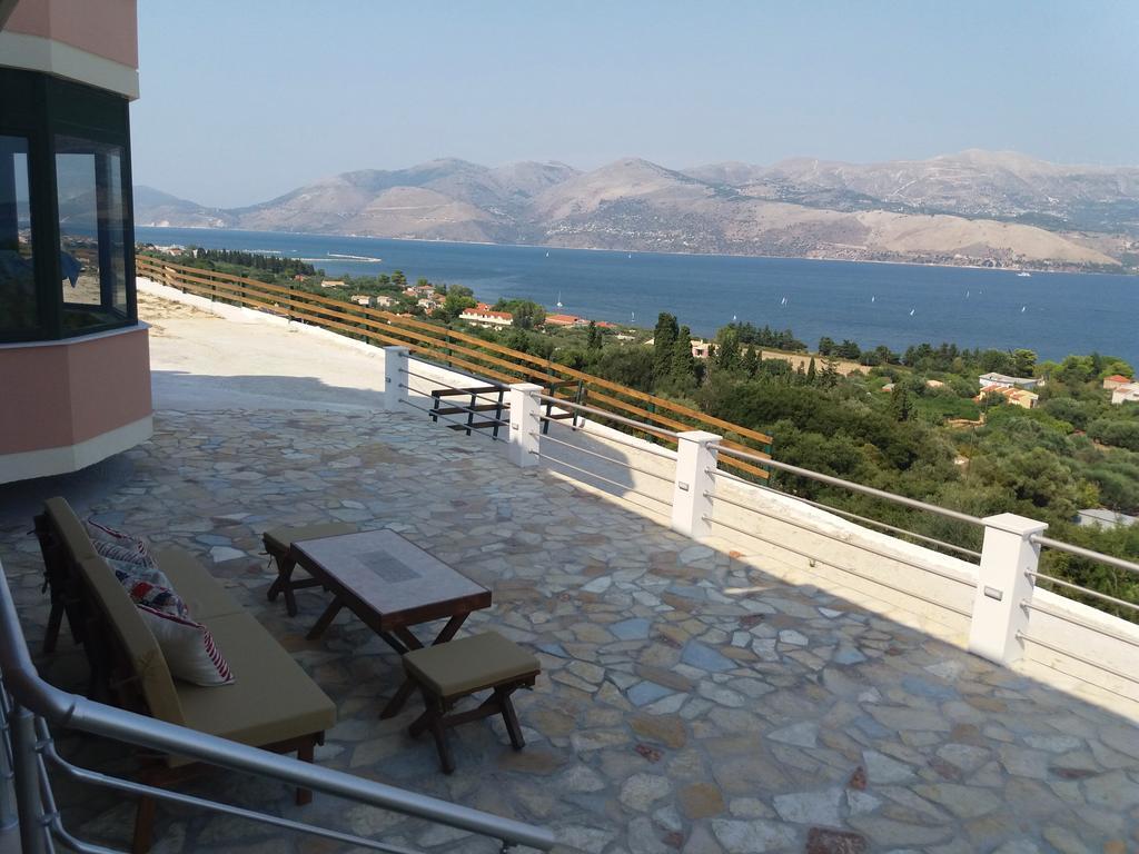 Loggos View Apartments Lixouri Esterno foto