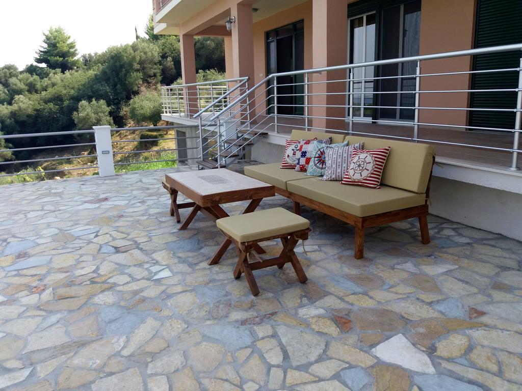 Loggos View Apartments Lixouri Esterno foto